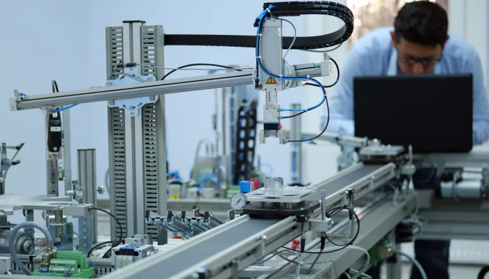 Integráció és beüzemelés - EngVisTech Kft